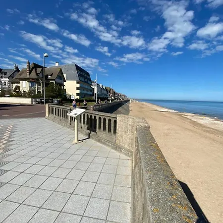 Les Cavaliers Cabourg