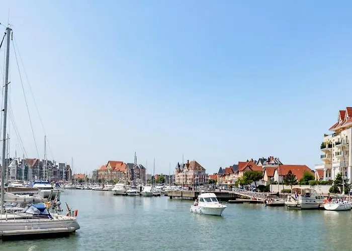 Les Cavaliers Апартаменты